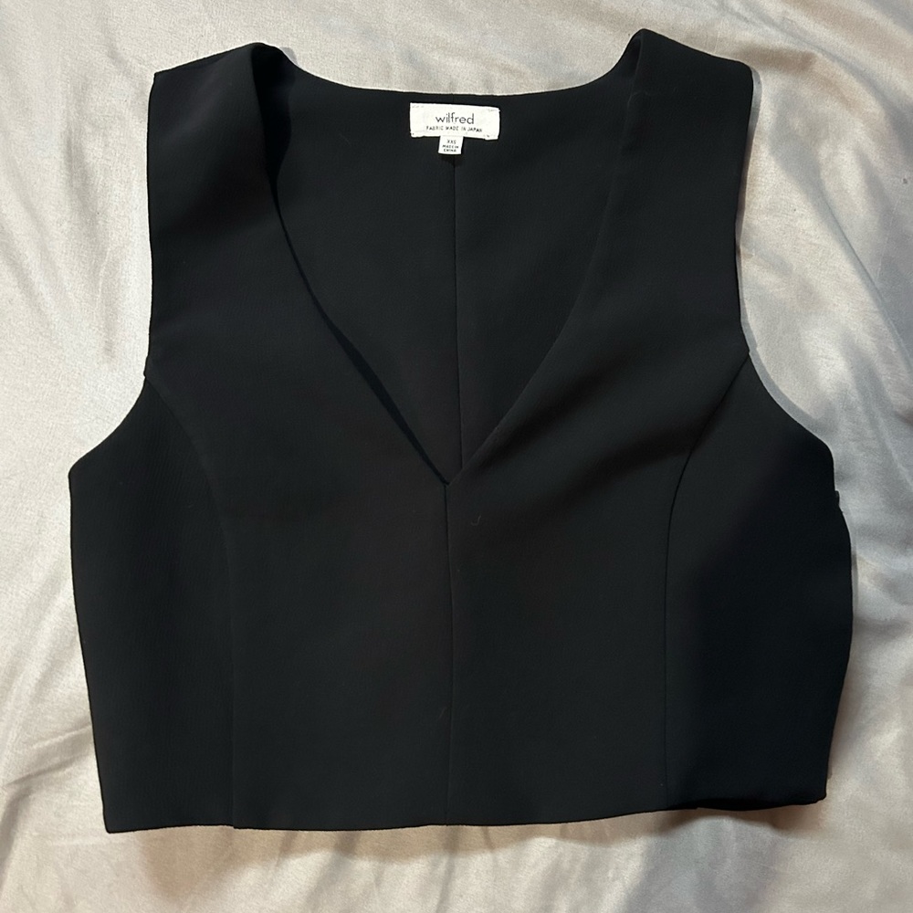 Cropped Black Tank Top